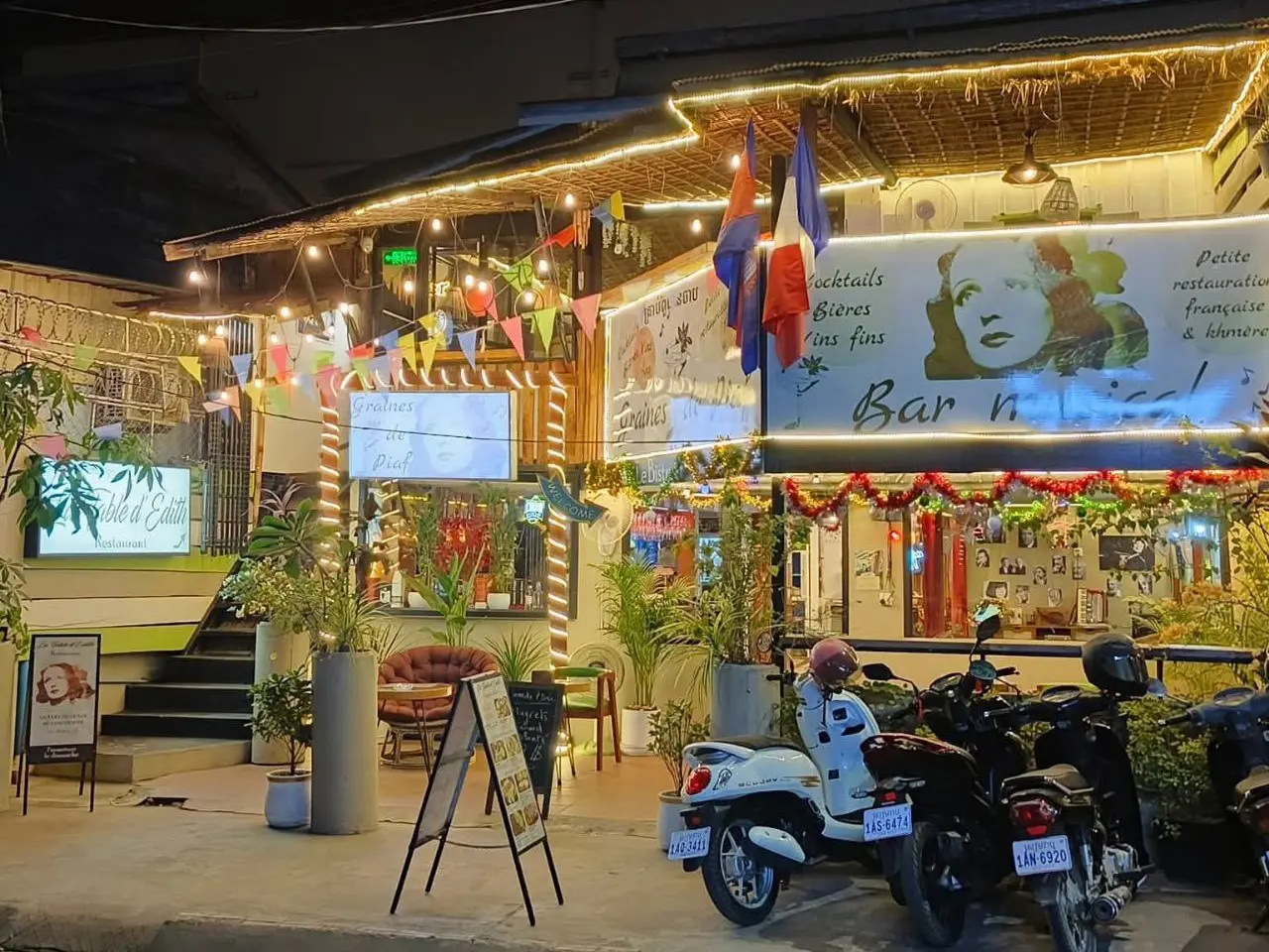 Graines de Piaf_French restaurant and Karaoke